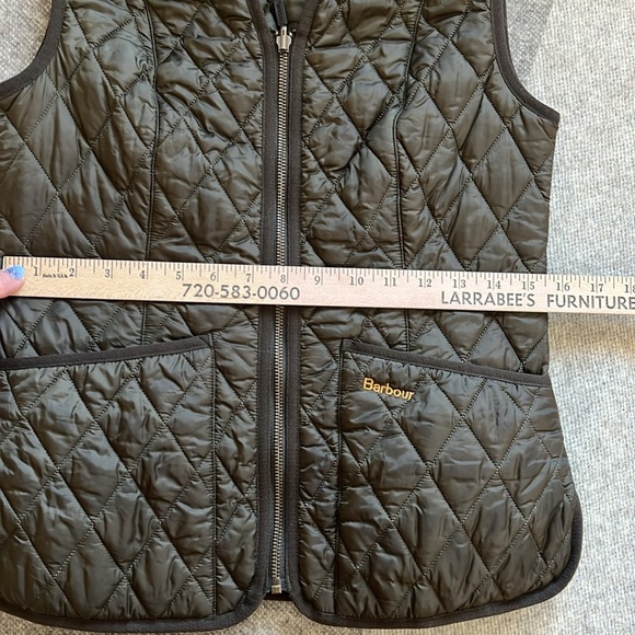 Barbour Gilet Vest Sz 4 in Dark Olive. Classic! - Picture 10 of 12